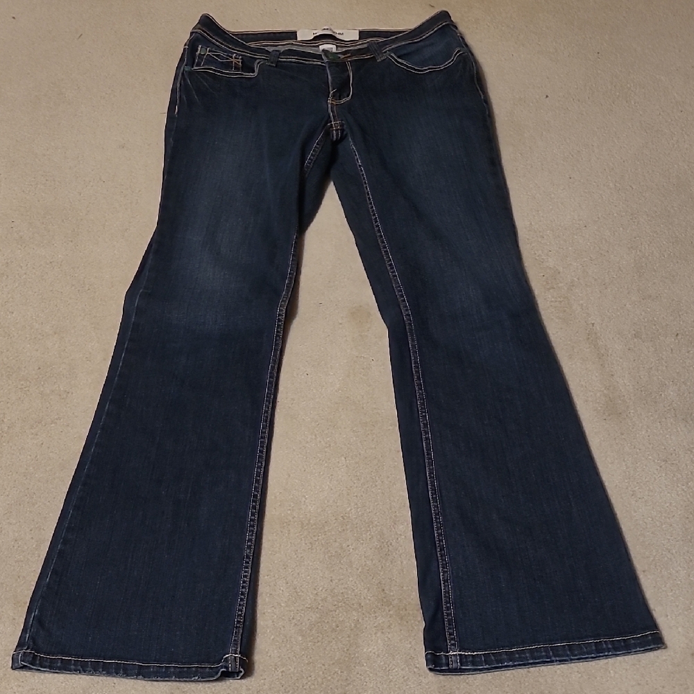 Mossimo Size 4 "Vintage" Bootcut Blue Jeans with Embellished Back Pockets